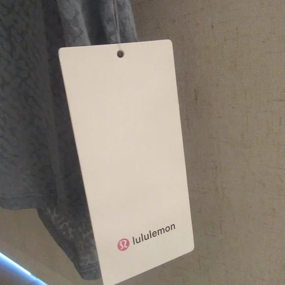 Loop Around Tee - Picture 4 of 12